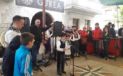 "Gure kultura eta nortasuna plazaratzeko festa da"