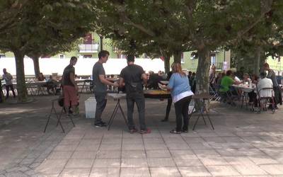 Iraila hastean, Izaskun auzoa festetan