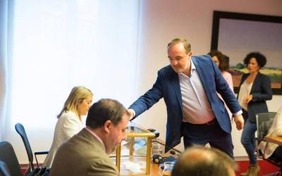Gehiengoen dema: osatu dira Nafarroako Parlamentuko batzordeak