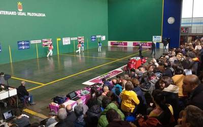 Lau eta erdiko Laboral Kutxa Emakume Master Cup txapelketa, pilotarien premia berriei erantzunez