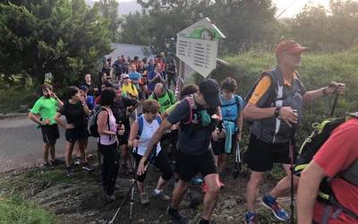 1.000 parte hartzailetik gora Oñatiko V. Mendi Martxan