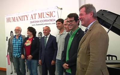 Sinfonia Kooperatiboaren azken plater nagusia bihar, zapatua, dastagarri