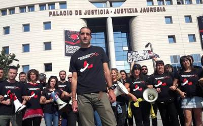 LAB: "Ez gaituzte geldituko, ez dute gure borroka sindikala baldintzatuko"
