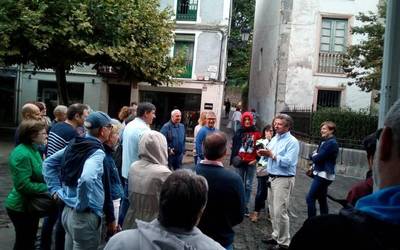 280 pertsonak parte hartu dute udako bisita gidatuetan