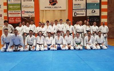 Azpeitiko Karate Elkarteak asteazkenean hasiko du ikasturte berria