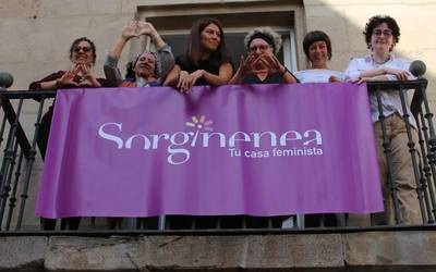 Sorginenea, feminismoan eragiteko akuilua