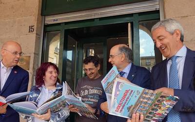 'Euskaltzaindia, euskararen 100 urteko laguna' komikiaren gidoia idatzi du Juan Luis Zabalak