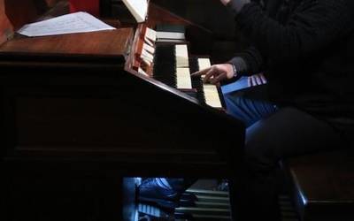 Stoltz-aren alde egingo den emanaldian parte hartzeko deia luzatu du Musika Eskolak