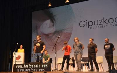 Gipuzkoako Bertsolari Txapelketako final-zortzirenetako azken aurreko saioa jokatuko dute Elgoibarren domekan
