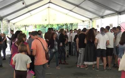 Sagardo eta pintxo dastaketa jendetsua Santio jaien baitan Amasa-Villabonan