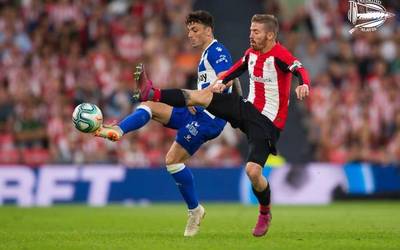Alaves ezinean ibili da partida osoan zehar San Mamesen