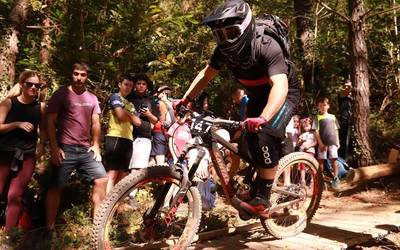 'Harmailatik' kronika: Arrasate enduro lasterketa