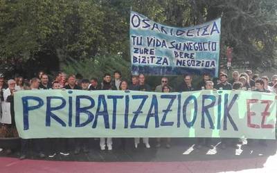 Osakidetzako garbiketa eta mantentze-lanen pribatizazioaren aurka mobilizatu dira langileak