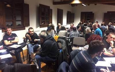 Euskal Herria "lozorrotik ateratzeko eta indarrak batzeko" beharraz aritu dira Eskola Herritarrean