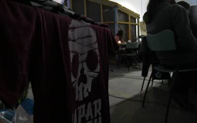 Garagardoak eta auzolanean eginiko zinema protagonistak Arrastiak Faktorianen hirugarren ostiralean