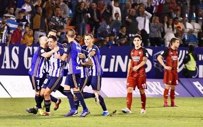 Asier Benito amurrioarrak bere lehen gola sartu du 2. mailan Ponferradina taldearekin