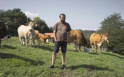 “Abeltzaintzak ez dauka irtenbide askorik gaur egun, oso garestia da”