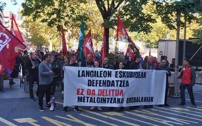Ekaineko liskarretan atxilotutako metalgintzako grebalari bik gaur deklaratu dute Durangoko epaitegian