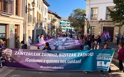 Erresidentzietako langileek 111 egun daramatzate greban, lan hitzarmena lortzeko borrokan