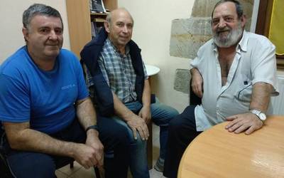 "Jendeak zizak non jaiotzen diren ikasi nahi du. Eta gero utzi egiten du!"