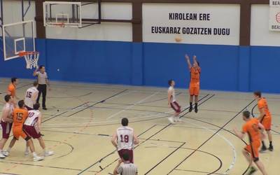 BKL saskibaloi taldeak porrot mingarria jaso zuen Iraurgiren aurrean