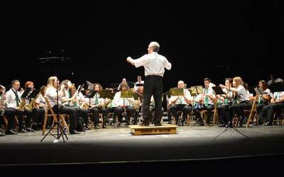 Bandak eta gonbidatu bereziek agurtu dute aurtengo Tuba Jaialdia
