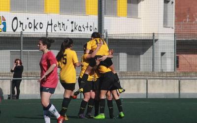 Hiru garaipen lortu dituzte Orioko futbol taldeek asteburuan
