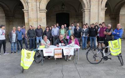Bizikleta martxa egingo dute urriaren 27an euskal preso adinduen egoera salatzeko