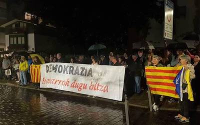 Labarrak argiztatuko dituzte bihar Kataluniako epaia salatzeko