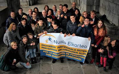Gurasoentzako Eskola abiatu du Nuala elkarteak