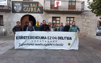 Kataluniari elkartasuna adierazteko hiru deialdi