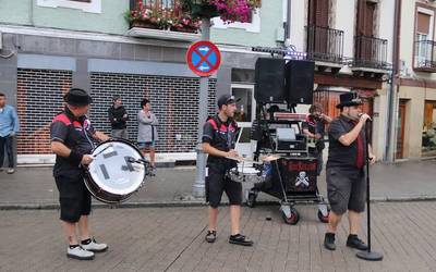Bigarren eskuko azoka musikaz girotuta izango da egubakoitzean