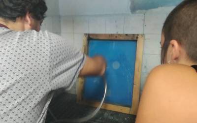 Esan Erranen tote poltsak egin dituen serigrafia taldearekin hitz egin dugu gaur