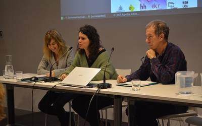 Euskal kulturaren transmisioak hezkuntza arautuan dituen erronkez hausnartu dute 110 lagunek