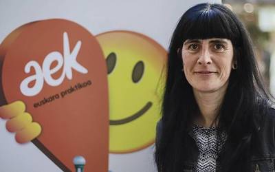 «Euskaraz bizitzeko herri-gogoak egoera hobetzen lagunduko du»