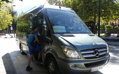 Zubillagatik Zumarragako tren geltokiraino eskeiniko du zerbitzua autobus lineak
