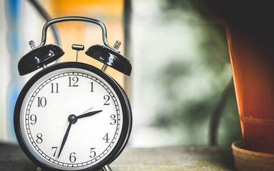 Ordua 03:00etatik 02:00etara aldatuko da zapatu gauean
