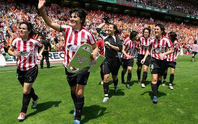 Emakume futbolariek greba egingo dute