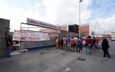 Cables y Alambres enpresako langileek Vicinay taldeak gelditutako jarduerari ekin diote berriro