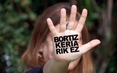 Moreak Lezamako talde feministak elkarretaratzera deitu du biharko