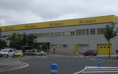 Correos zigortu dute eskubide sindikalak urratzeagatik