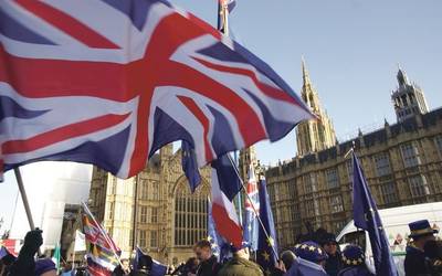 [ERREPORTAJEA] Brexita eta aiaraldearrak, etorkizuna kolokan