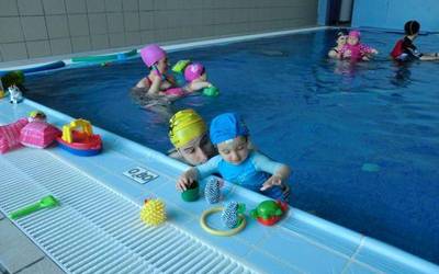 Umeei zuzendutako igeriketa ikastaroak izango dira azaroan eta abenduan