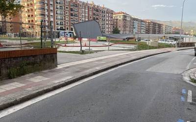 Zebrabide berri bana ipiniko dituzte Landako etorbidean eta Sasikoa kalearen inguruetan