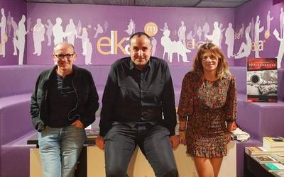 'Afrikanerrak' liburua herritarren aurrean aurkeztuko du eguaztenean Eneko Barberenak