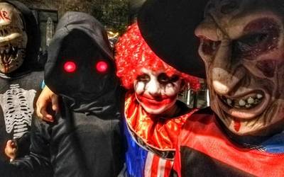 Kolorez jantzi dute urteko gaurik ilunena