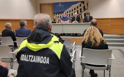 Udaltzaingoak lapurretak saihesteko eta herritarren segurtasuna hobetzeko aholkuak eman ditu datozen jai egunetan