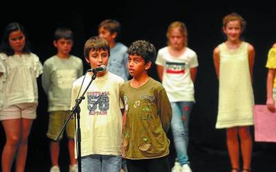 Bertsolaritza klaseak abian dira gure eskualdeko eskoletan