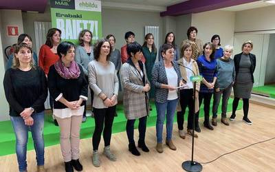 Emakumeen Txokoan agerraldia egin du Mertxe Aizpurua EH Bilduren hautagaiak