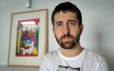 Oier Aranzabal dago Rikardo Arregi Kazetaritza Sarietako finalisten artean